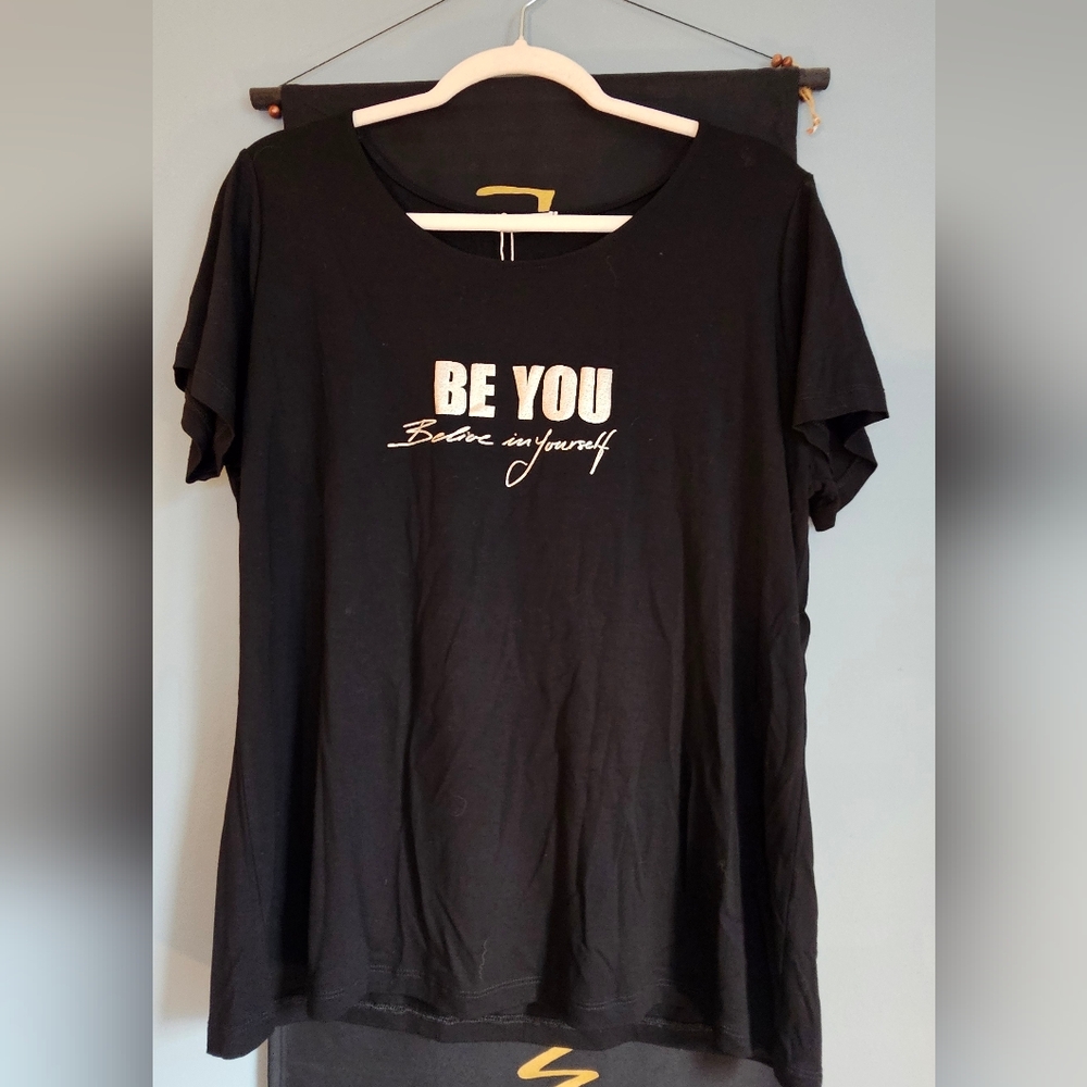 Unica Plus Size L Black Graphic  Women's Top NWT